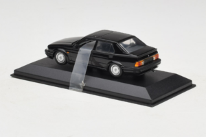 Alfa Romeo 75 3.0 V6 Musta Minichamps 1:43 403120463 Metalli — kuva 3 / 4