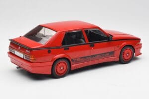 Alfa Romeo 75 Turbo Evoluzione Punainen MCG 1:18 MCG18428 Metalli — kuva 2 / 6