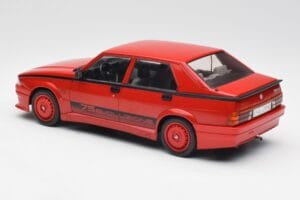 Alfa Romeo 75 Turbo Evoluzione Punainen MCG 1:18 MCG18428 Metalli — kuva 5 / 6