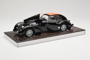 Alfa Romeo 8C 2900B Lungo Musta Minichamps 1:18 100120421 Metalli — kuva 2 / 8