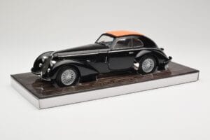 Alfa Romeo 8C 2900B Lungo Musta Minichamps 1:18 100120421 Metalli — kuva 3 / 8