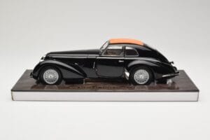 Alfa Romeo 8C 2900B Lungo Musta Minichamps 1:18 100120421 Metalli