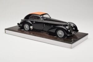 Alfa Romeo 8C 2900B Lungo Musta Minichamps 1:18 100120421 Metalli — kuva 6 / 8