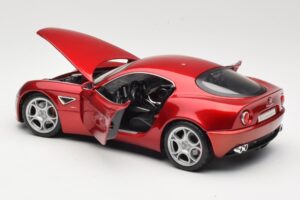 Alfa Romeo 8C Competizione Punainen Bburago 1:18 18-11021 Metalli — kuva 5 / 8