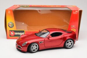 Alfa Romeo 8C Competizione Punainen Bburago 1:18 18-11021 Metalli — kuva 8 / 8