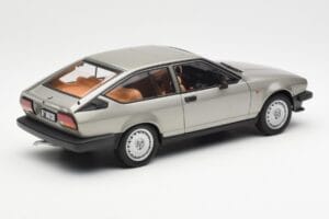 Alfa Romeo Alfetta GTV 2.0 Harmaa Metallic AUTOart 1:18 70147 Metalli — kuva 3 / 8