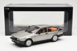 Alfa Romeo Alfetta GTV 2.0 Harmaa Metallic AUTOart 1:18 70147 Metalli — kuva 8 / 8