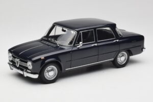 Alfa Romeo Giulia 1300 Sininen Minichamps 1:18 180120905 Metalli