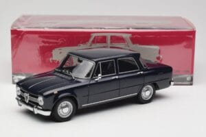 Alfa Romeo Giulia 1300 Sininen Minichamps 1:18 180120905 Metalli — kuva 8 / 8