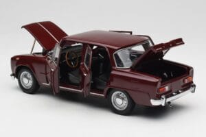 Alfa Romeo Giulia 1300 Tummanpunainen Minichamps 1:18 180120906 Metalli — kuva 5 / 8