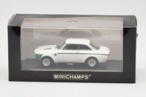 Alfa Romeo Giulia 1300 GTA Junior Valkoinen Minichamps 1:43 400120601 Metalli — kuva 3 / 3