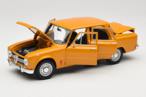 Alfa Romeo Giulia 1300 Super Oranssi Minichamps 1:18 180120900 Metalli — kuva 2 / 8