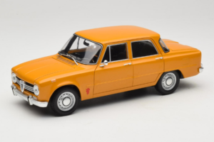 Alfa Romeo Giulia 1300 Super Oranssi Minichamps 1:18 180120900 Metalli