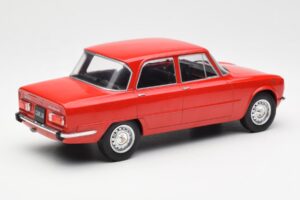 Alfa Romeo Giulia Nuova Super Punainen MCG 1:18 MCG18145 Metalli — kuva 2 / 6