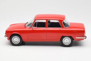 Alfa Romeo Giulia Nuova Super Punainen MCG 1:18 MCG18145 Metalli — kuva 3 / 6