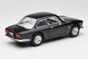 Alfa Romeo Giulia Sprint GTA Musta Road Signature 1:18 92348 Metalli — kuva 3 / 8