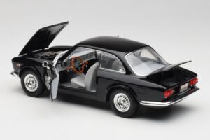 Alfa Romeo Giulia Sprint GTA Musta Road Signature 1:18 92348 Metalli — kuva 5 / 8