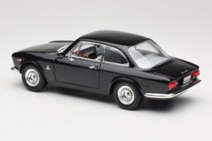 Alfa Romeo Giulia Sprint GTA Musta Road Signature 1:18 92348 Metalli — kuva 7 / 8