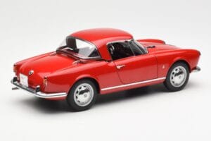 Alfa Romeo Giulietta 1300 Spider Punainen AUTOart 1:18 70157 Metalli — kuva 3 / 8