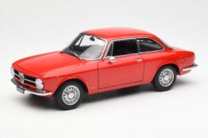 Alfa Romeo GT 1300 Junior LHD Punainen AUTOart 1:18 70131 Metalli