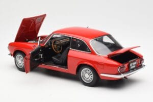 Alfa Romeo GT 1300 Junior LHD Punainen AUTOart 1:18 70131 Metalli — kuva 5 / 8