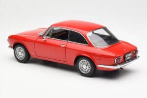 Alfa Romeo GT 1300 Junior LHD Punainen AUTOart 1:18 70131 Metalli — kuva 7 / 8