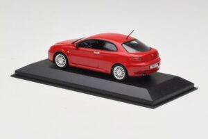Alfa Romeo GT Alfa Punainen Minichamps 1:43 400120321 Metalli — kuva 3 / 4