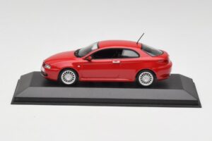 Alfa Romeo GT Alfa Punainen Minichamps 1:43 400120321 Metalli