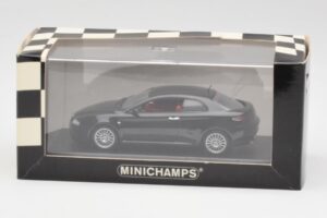 Alfa Romeo GT Musta Minichamps 1:43 400120320 Metalli — kuva 4 / 4