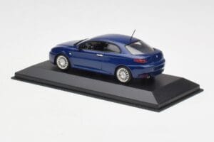 Alfa Romeo GT Dark Blue Metallic Minichamps 1:43 400120326 Metalli — kuva 3 / 4