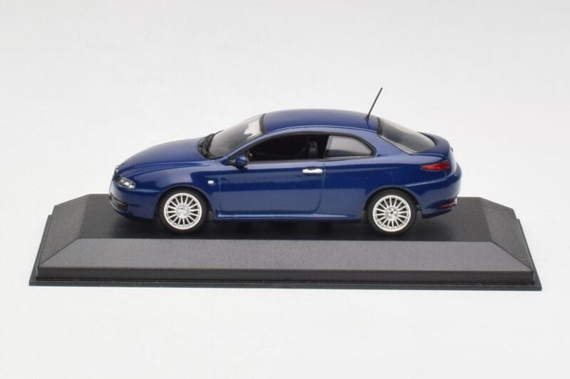 Alfa Romeo GT Dark Blue Metallic Minichamps 1:43 400120326 Metalli