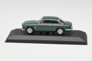 Alfa Romeo Giulia GTA 1300 Junior Vihreä Minichamps 1:43 ALFA010 Metalli