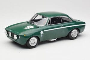 Alfa Romeo GTA 1300 Junior Vihreä Minichamps 1:18 155120022 Metalli