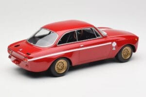 Alfa Romeo GTA 1300 Junior Punainen Minichamps 1:18 155120020 Metalli — kuva 2 / 6