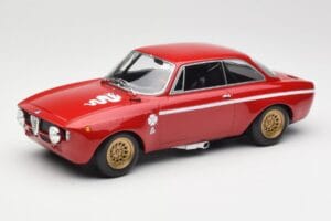 Alfa Romeo GTA 1300 Junior Punainen Minichamps 1:18 155120020 Metalli