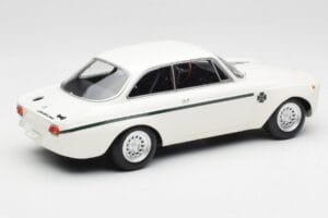 Alfa Romeo GTA 1300 Junior Valkoinen Minichamps 1:18 155120021 Metalli — kuva 2 / 6