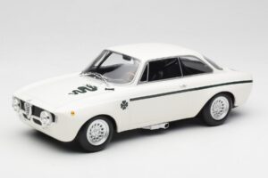 Alfa Romeo GTA 1300 Junior Valkoinen Minichamps 1:18 155120021 Metalli