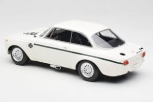 Alfa Romeo GTA 1300 Junior Valkoinen Minichamps 1:18 155120021 Metalli — kuva 5 / 6