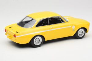 Alfa Romeo GTA 1300 Junior Keltainen Minichamps 1:18 155120024 Metalli — kuva 3 / 6