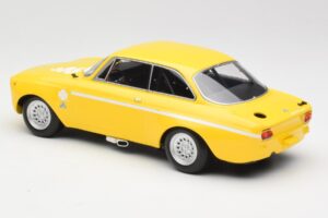 Alfa Romeo GTA 1300 Junior Keltainen Minichamps 1:18 155120024 Metalli — kuva 4 / 6