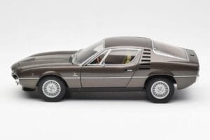 Alfa Romeo Montreal Ruskea Metallic AUTOart 1:18 70173 Metalli — kuva 4 / 8