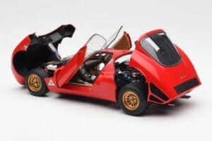 Alfa Romeo 33 Stradale Punainen AUTOart 1:18 70191 Metalli — kuva 5 / 8