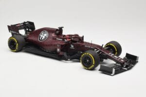 Alfa Romeo Racing C38 #7 K. Raikkonen Valentine's Day Livery Shakedown Fiorano 14th February 2019 Minichamps 1:18 110199907 M — kuva 4 / 6