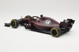 Alfa Romeo Racing C38 #7 K. Raikkonen Valentine's Day Livery Shakedown Fiorano 14th February 2019 Minichamps 1:18 110199907 M — kuva 5 / 6