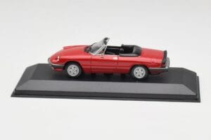 Alfa Romeo Spider 2000 Alfa Punainen Minichamps 1:43 436120760 Metalli