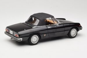 Alfa Romeo Spider 916 Veloce Musta Ricko 1:18 32107 Metalli — kuva 3 / 8