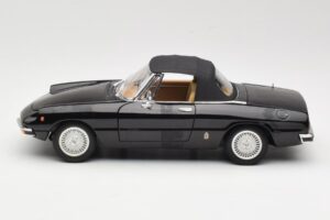 Alfa Romeo Spider 916 Veloce Musta Ricko 1:18 32107 Metalli — kuva 4 / 8