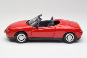 Alfa Romeo Spider 916 Alfa Punainen Maisto 1:18 50278 Metalli — kuva 4 / 8