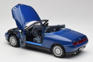 Alfa Romeo Spider 916 Periwinkle Sininen Maisto 1:18 50308 Metalli — kuva 4 / 7