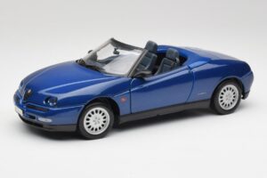 Alfa Romeo Spider 916 Periwinkle Sininen Maisto 1:18 50308 Metalli